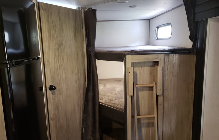 2 Full sized bunk beds