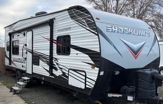 Toy Hauler Spacious with all your amenities