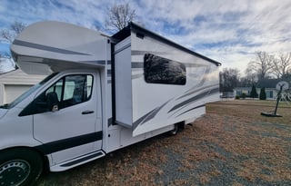 New 2025 Qwest on Mercedes Benz, 25 feet