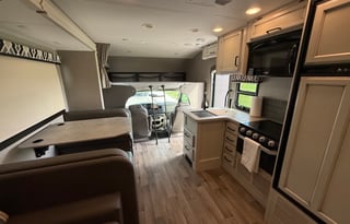 BIG COMFY 2021 Jayco Greyhawk 30Z-Sleeps 6