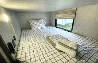 Aventure Awaits!! Cherokee Alfa Wolf Rental