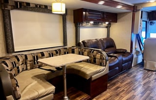 Glamping Fun: Mirada 35BH Class A w/ 2 Bathrooms