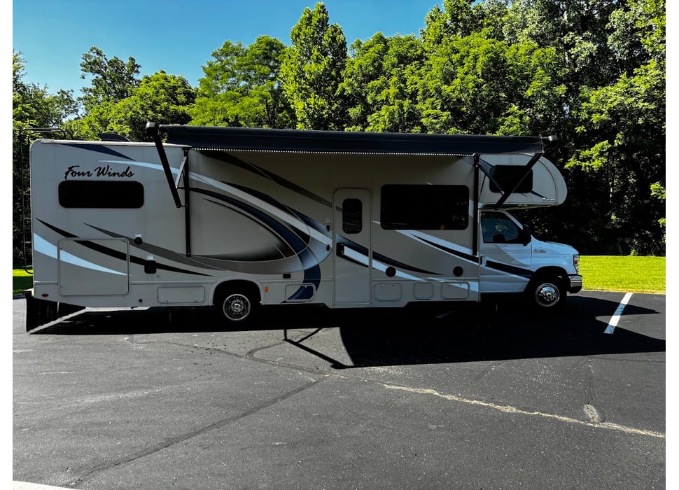 Class C Motor Home rentals in Columbus