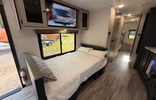 Family Adventure Camper – Apex 300BHS Bunkhouse RV