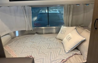 Wahoo! 2021 Airstream RV Caravel 20FB