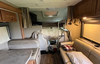 2018 Thor Motor Coach Quantum LF31