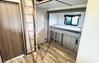 Luxury Fifth Wheel Rental | Sleeps Up to 9