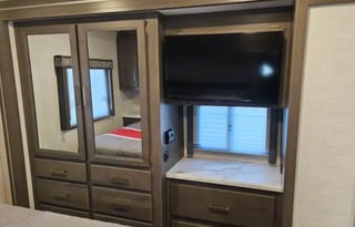 2024 Thor A.C.E. 32B - Style & Space for Family