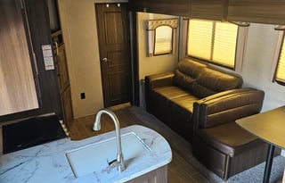 2019 Keystone Laredo MTN2676