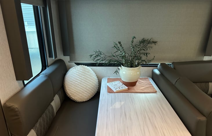 Dinning room table that turns into twin bed