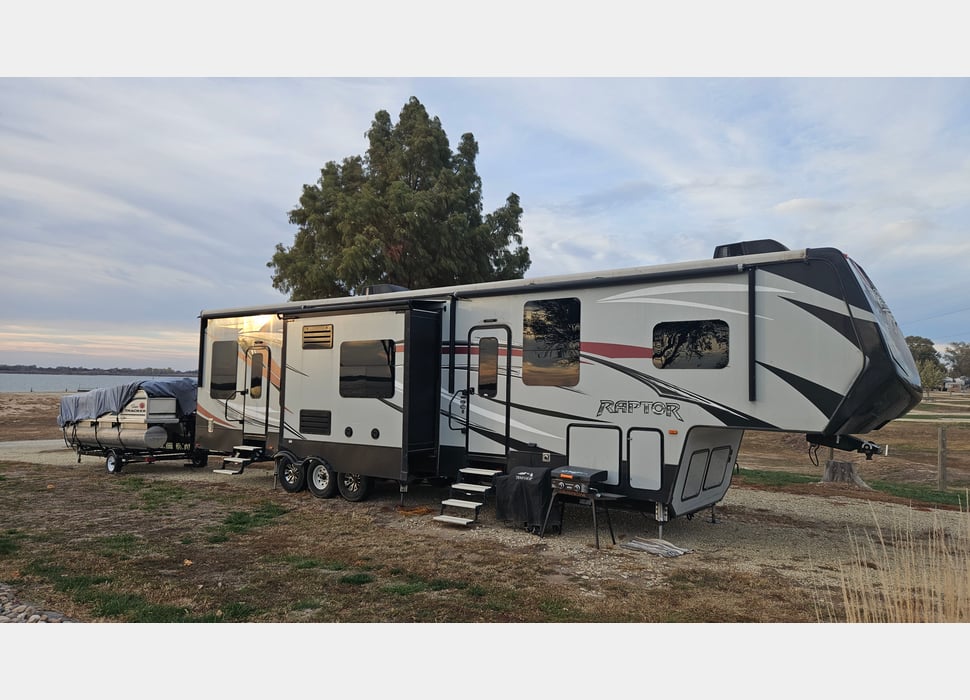 Fifth Wheel rentals in Wichita