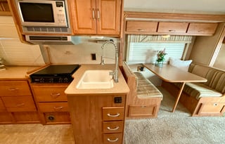 Itasca Cambria 29H RV (BRFL 1636)