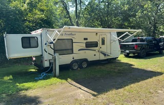 2010 Jayco Jay Feather EXP 213 (Very clean camper)