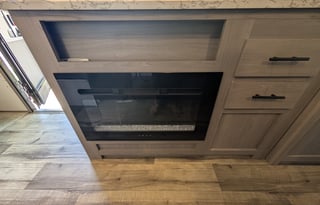 2024 Coleman Lantern 17b- Light & Easy Tow