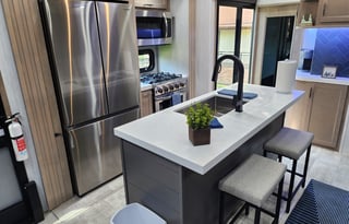 2023 Grand Design Momentum 399TH-R