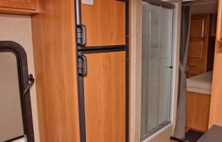 Easy to Drive 2017 Thor Motor Coach Majestic 28A