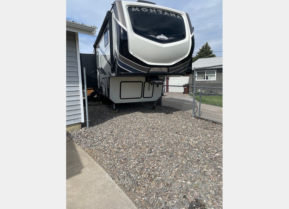 Fifth Wheel rentals in Redmond