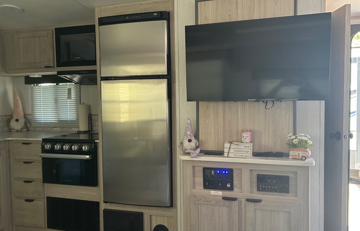 Refrigerator and stove