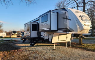 The Glamper Camper - Pet Friendly & Delivery Avail