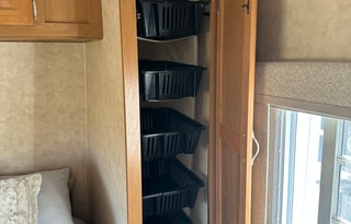 Large Camper - Vacation Ready/Full of Amenities