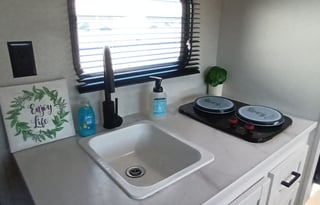 2026 LIGHTWEIGHT - SLEEPS 8 ANY TRUCK CAN PULL!