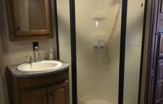 Zach & Alyshias Keystone sprinter fifth wheel