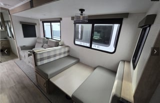 Solaire BRAND New 3 bedroom HIDDEN PANTRY Sleeps8