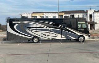 Home Away from Home - Bunkbed / 2 full Baths