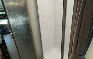 Family Fun-mobile -2021 Coachmen Leprechaun 319MB