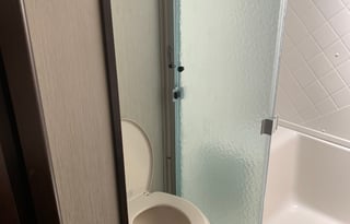 * 5th WHEEL BUNKHOUSE*