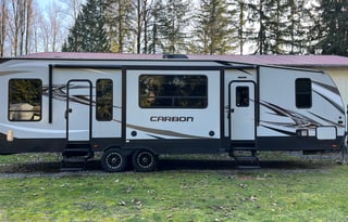 Keystone Carbon Toy Hauler