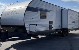 2024 EAST TO WEST Silver Lake 29K2S