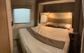 2022 Thor Compact Family Explorer Chateau 22B