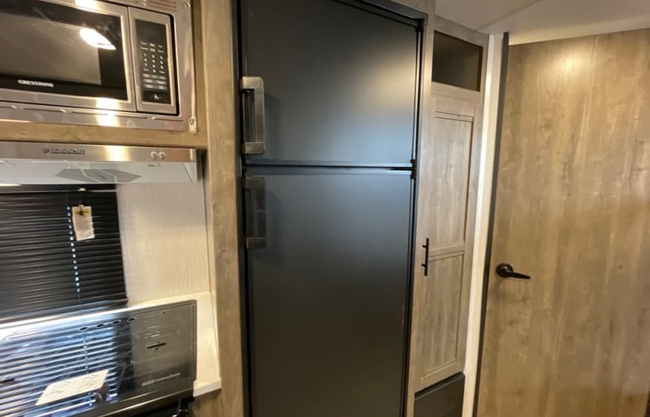 Refrigerator and freeze (gas or electric)