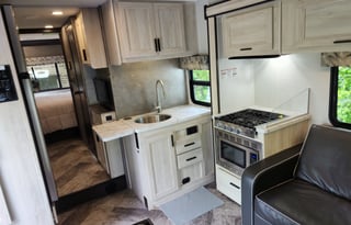 Sunseeker Bunk house. WE ALLOW PERSONAL INSURANCE!