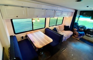 Updated 2009 Winnebago Chalet Chalet 30RB