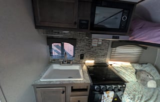 Sun Lite 16BH — Easy-Tow Family Camper, Sleeps 4