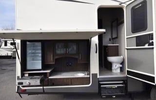 2020 Grand Design Solitude S-Class 3740BH-R