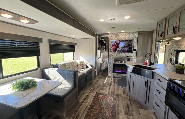 Plenty of room!  Peace at Last!