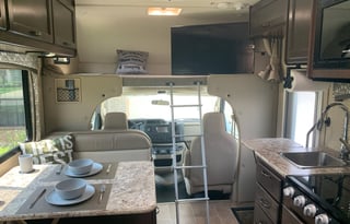 RV Trippin - "Theodore" - Thor Chateau