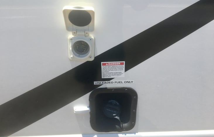 30 Amp electrical power hookup
30 Amp extension power cord supplied with 30 Amp adapter / circuit breaker plug
Fuel tank fill- unleaded regular only