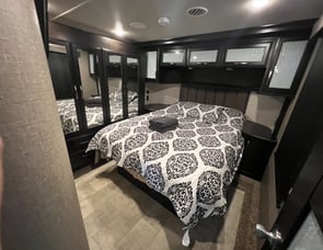 Grand Design Momentum M-Class 395M