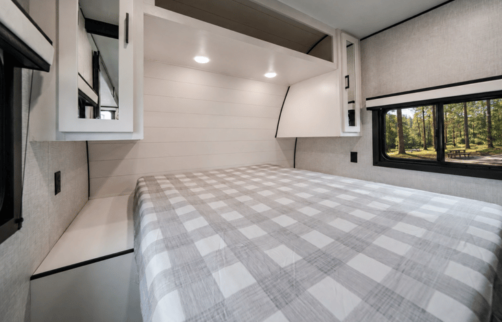 Queen size bed, lifts up for under bed storage