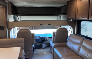 2021 Thor Palazzo 33.5 Diesel Pusher w/ Bunk Beds