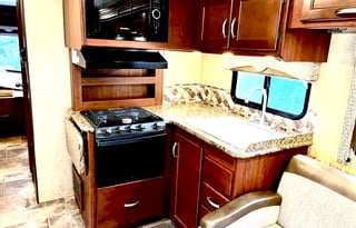 Bunk Floorplan Freedom Elite 30FE - Sleeps 8!