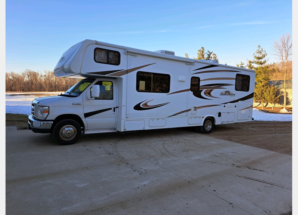 Class C Motor Home rentals in Fargo
