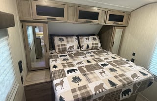 Blue Hour Retreat | Pet Friendly & Delivery