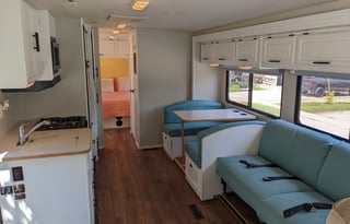 Lady Sol, Spacious Remodeled Winnebago