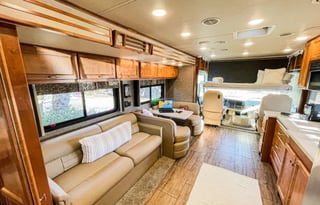 MEMORY MAKER: 2020 Tiffin Open Road - GlampersCA