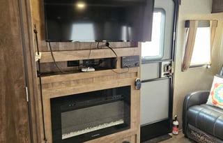 2016 Forest River Vibe HAL 1597